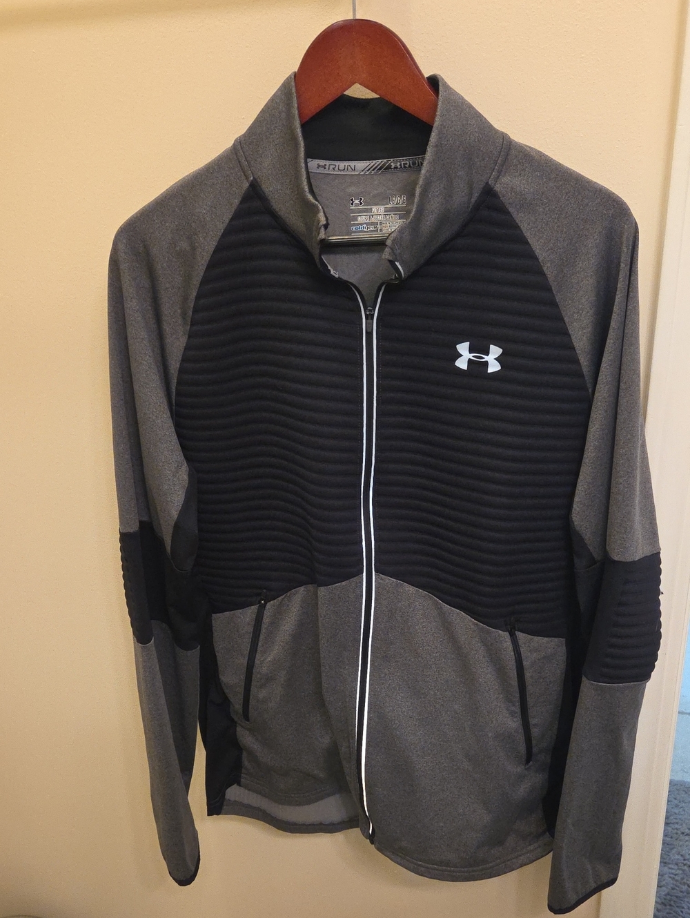 Under Armour Men’s Black & Gray Full-Zip Performance Jacket